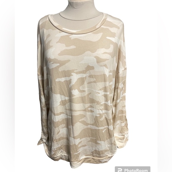 Workshop Republic Clothing Tops - Workshop Republic Clothing, size 2X, cream & white camo light sweatshirt (NWT)